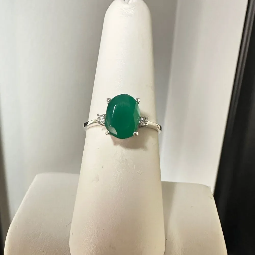 NWOT faceted, oval cut Chrysoprase w/ accent cz diamonds in sterling silver ring